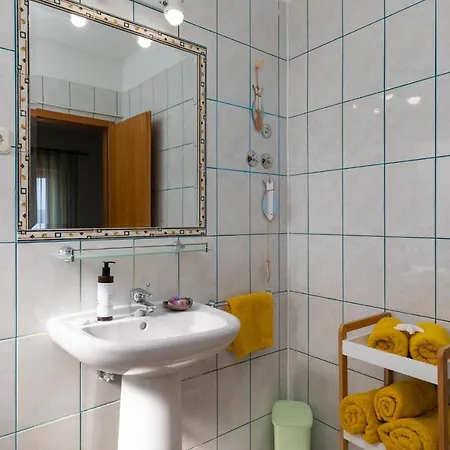 Paloc - Yellow Apartment