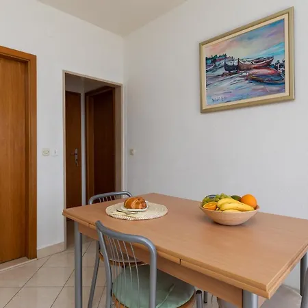 Apartment Paloc - Yellow *