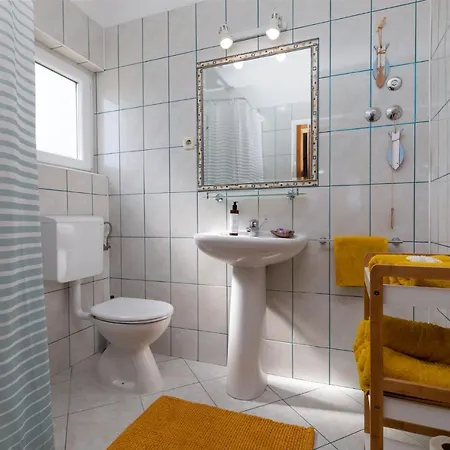 Paloc - Yellow Apartment Bol